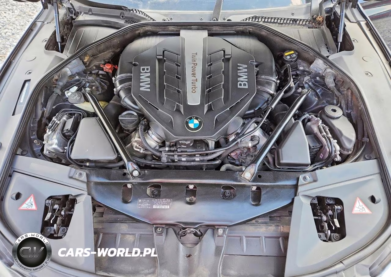 2015 BMW 750 Xi VIN:WBAYB6C5XFD966121 - 11