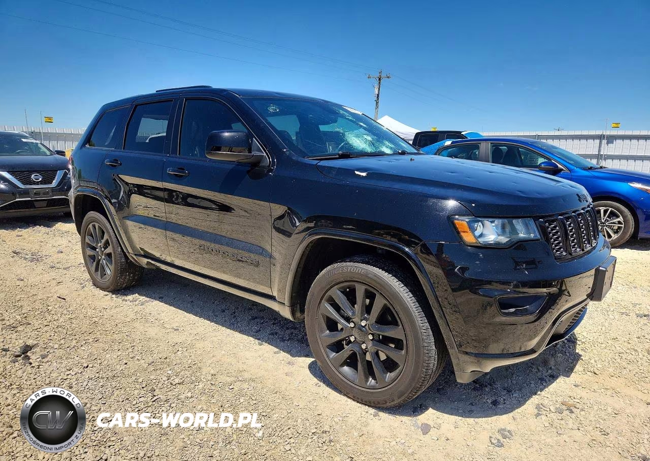 2017 Jeep Grand Cherokee Laredo VIN:1C4RJFAG4HC951217 - 4