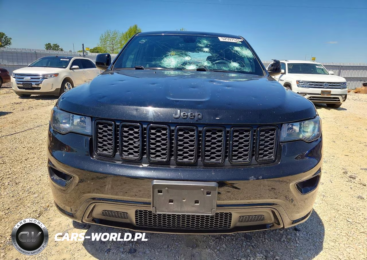 2017 Jeep Grand Cherokee Laredo VIN:1C4RJFAG4HC951217 - 5