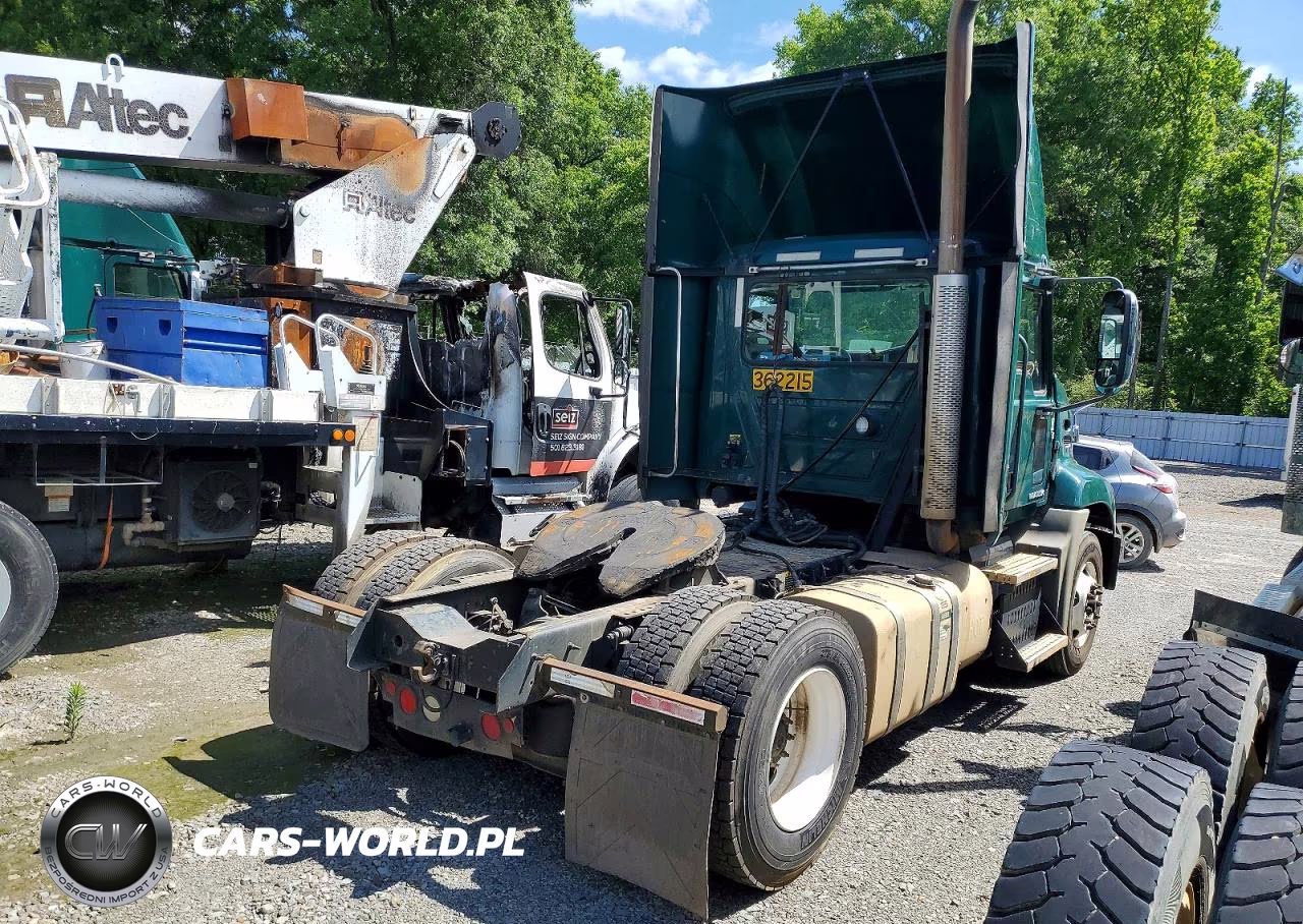 2017 Mack Cxu612 Semi Truck VIN:1M1AW01X5HM009523 - 4