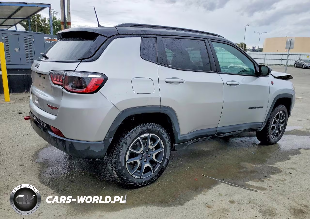 2025 Jeep Compass Trailhawk VIN:3C4NJDDN9ST533518 - 3