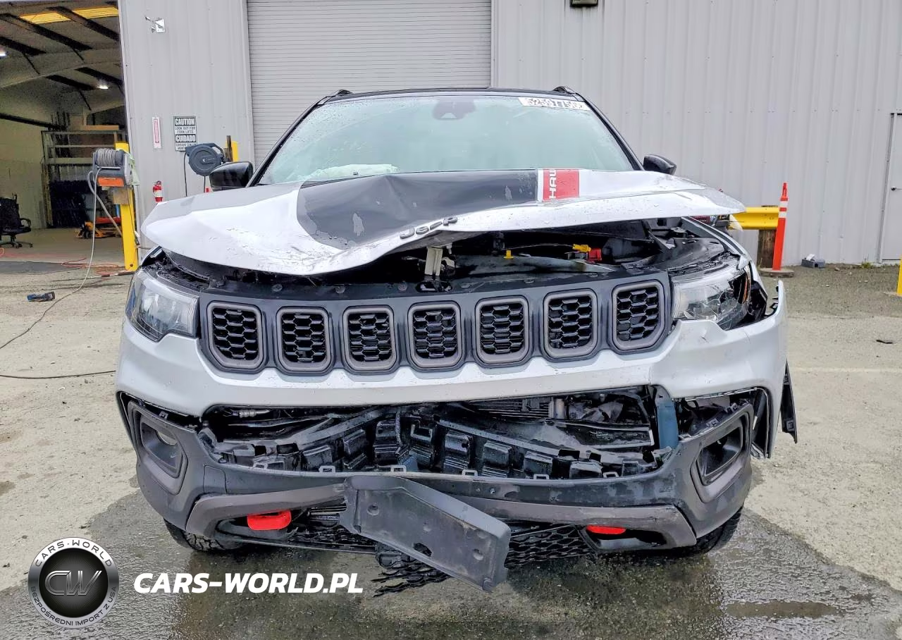 2025 Jeep Compass Trailhawk VIN:3C4NJDDN9ST533518 - 5