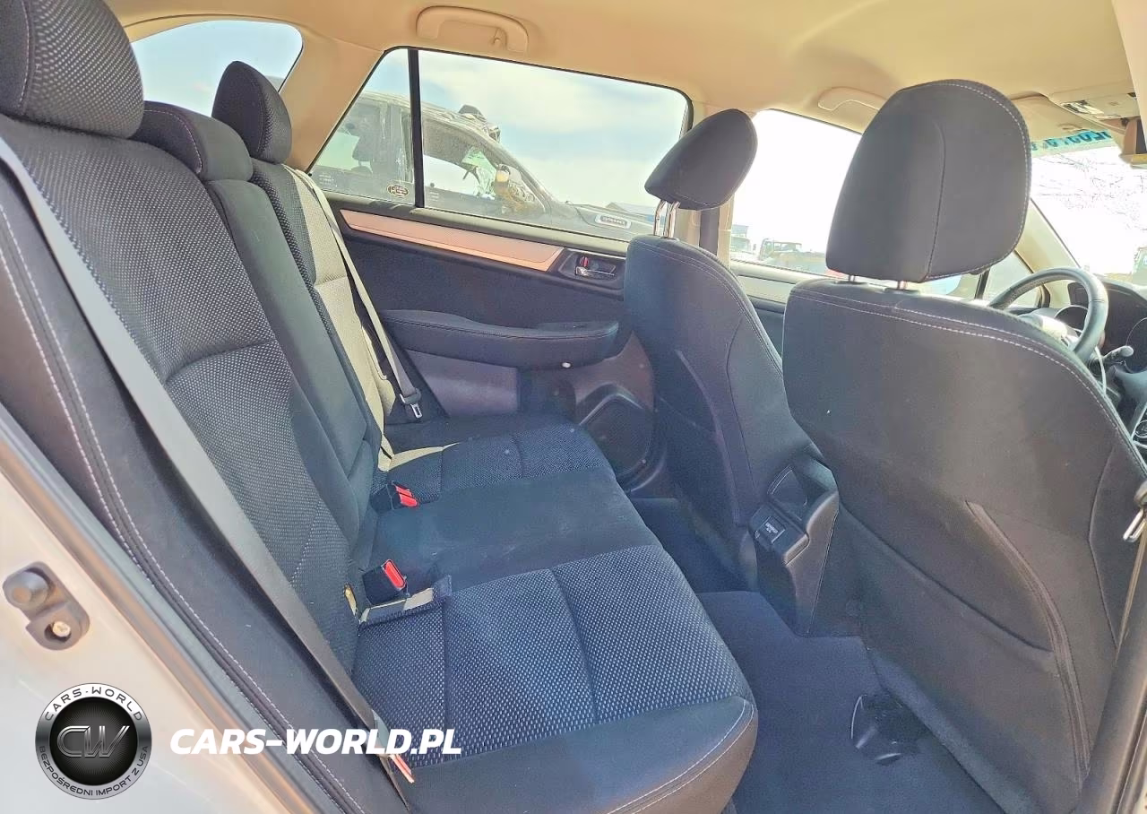 2018 Subaru Outback 2.5I Premium VIN:4S4BSAFCXJ3357529 - 10