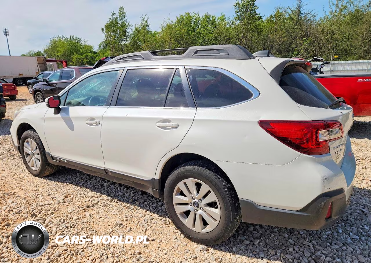 2018 Subaru Outback 2.5I Premium VIN:4S4BSAFCXJ3357529 - 2