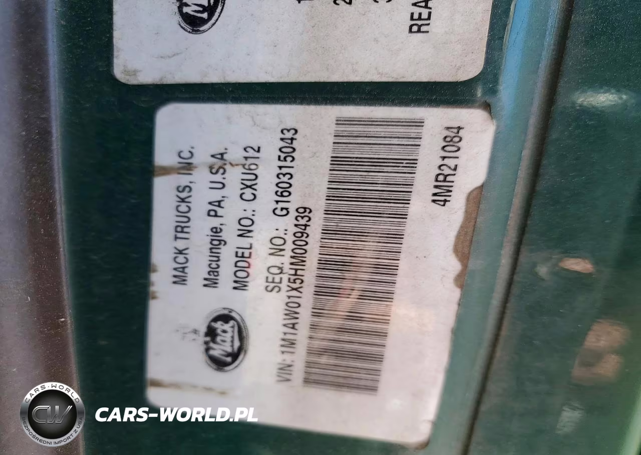 2017 Mack Cxu612 Semi Truck VIN:1M1AW01X5HM009439 - 10