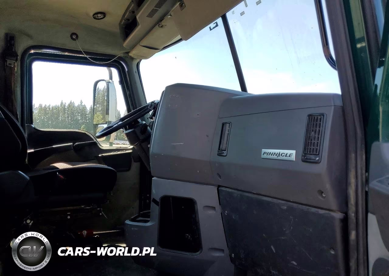 2017 Mack Cxu612 Semi Truck VIN:1M1AW01X5HM009439 - 5