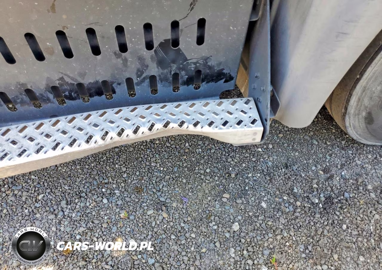 2017 Mack Cxu612 Semi Truck VIN:1M1AW01X5HM009439 - 9