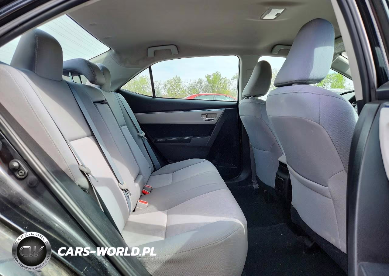 2015 Toyota Corolla Le VIN:5YFBURHE4FP183953 - 10