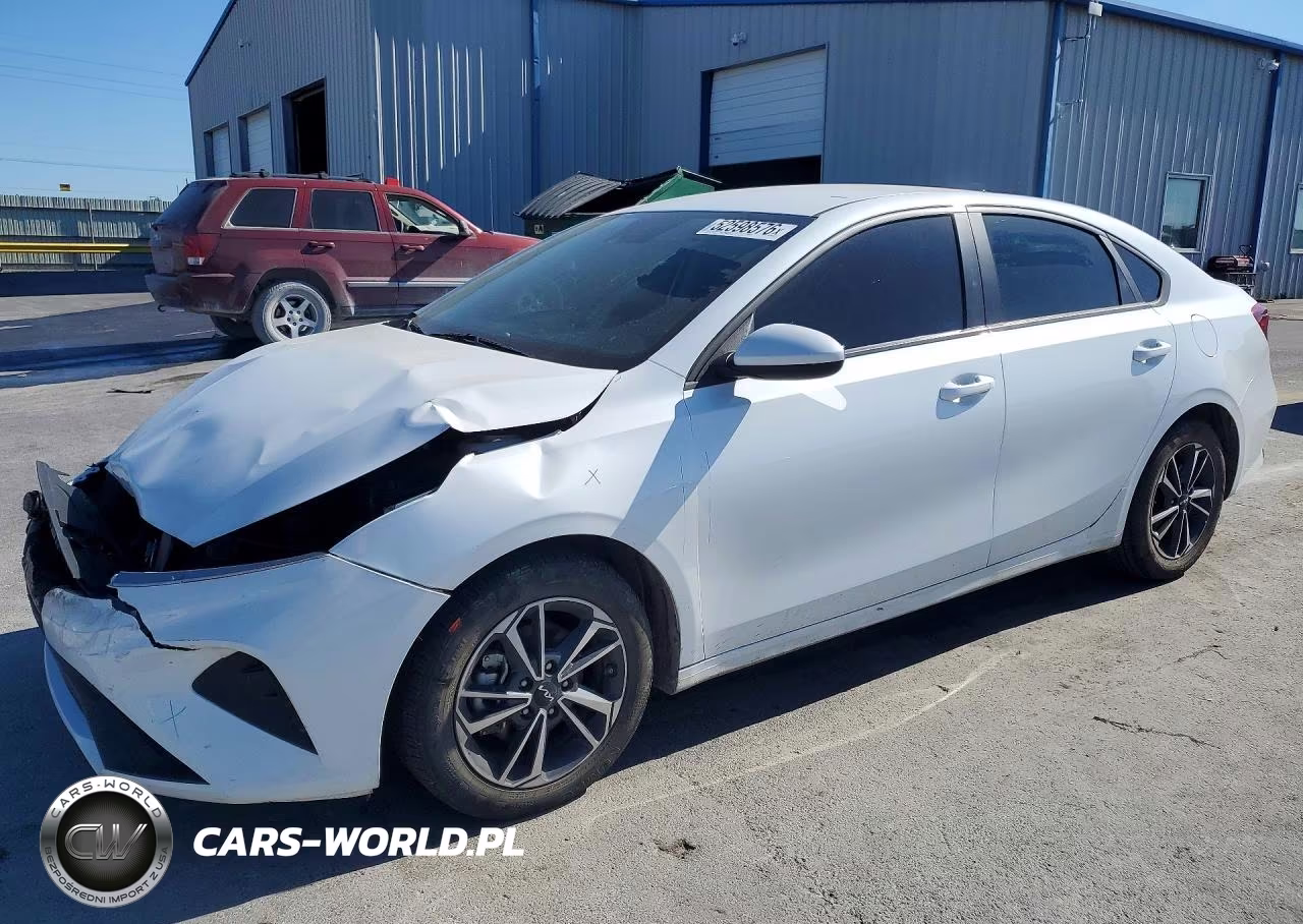 2024 Kia Forte Lxs – zdjęcie 1 z 13