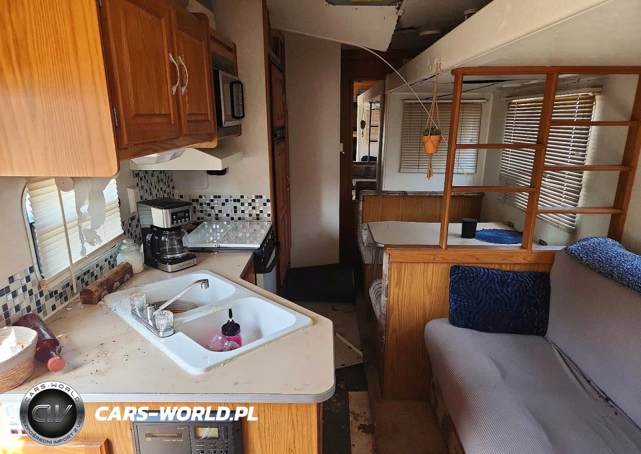 2000 Eagle Recreational Vehicle (Rv) VIN:1UJCJ02N8Y5L10141 - 6