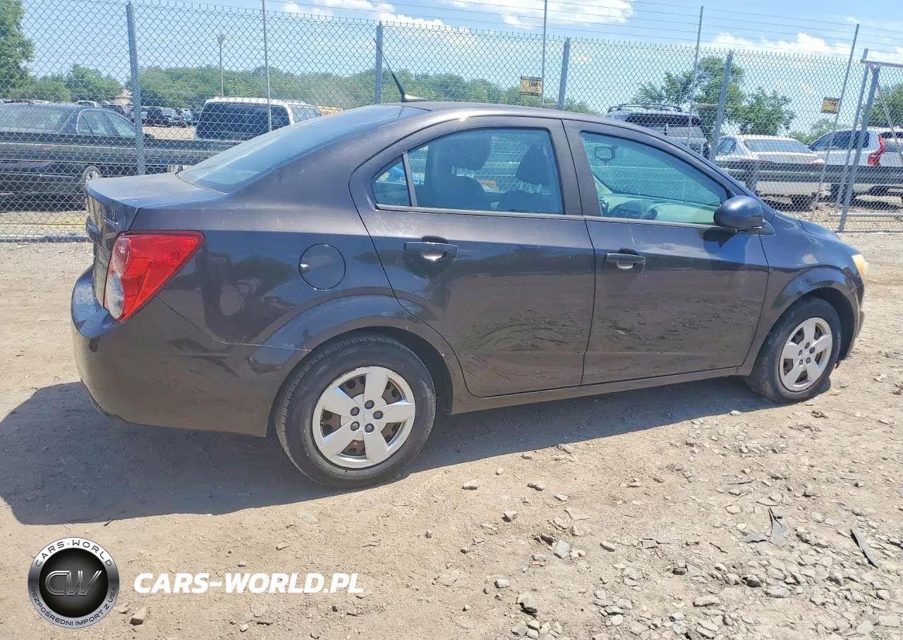 2014 Chevrolet Sonic Ls VIN:1G1JA5SGXE4112967 - 3