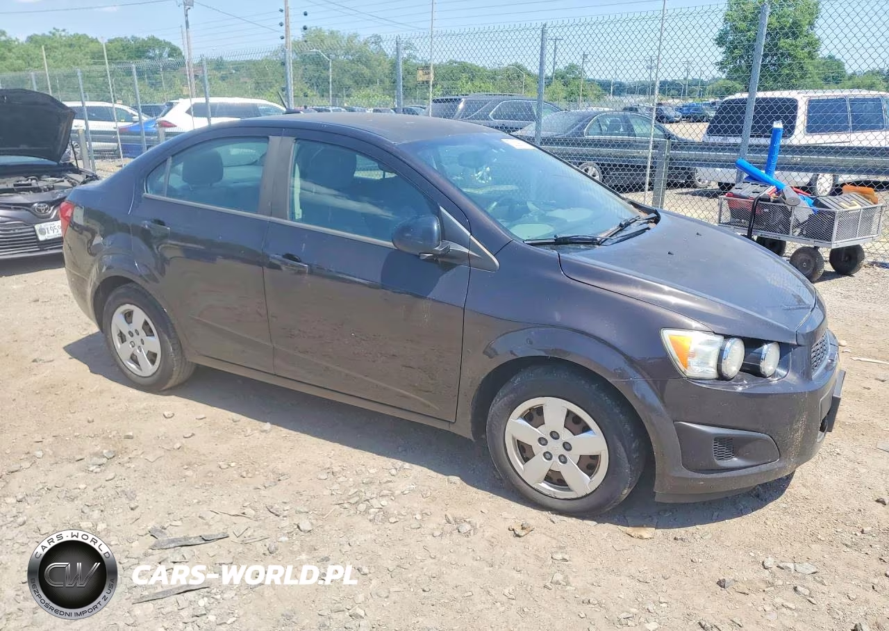 2014 Chevrolet Sonic Ls VIN:1G1JA5SGXE4112967 - 4