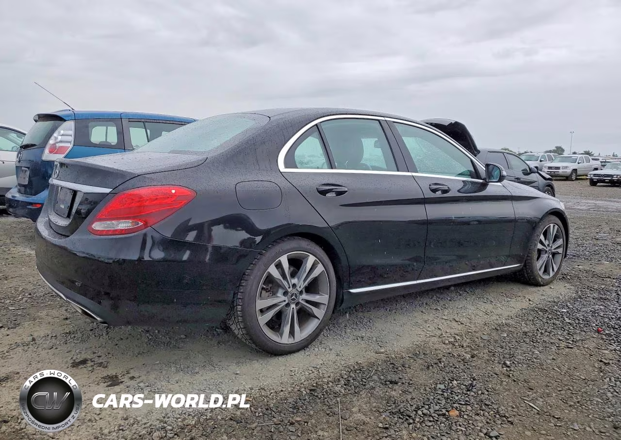 2018 Mercedes-Benz C 300 VIN:55SWF4JBXJU254297 - 3