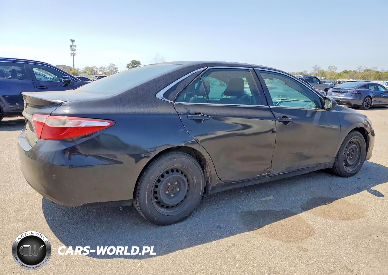 2016 Toyota Camry Hybrid Le VIN:4T1BD1FK7GU190583 - 3