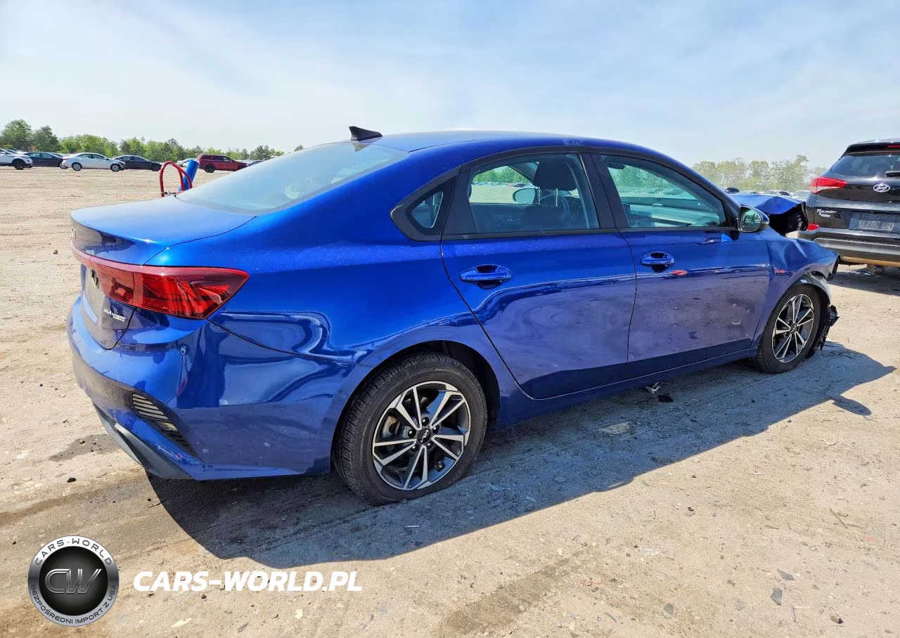 2022 Kia Forte Lxs VIN:3KPF24AD7NE467881 - 3