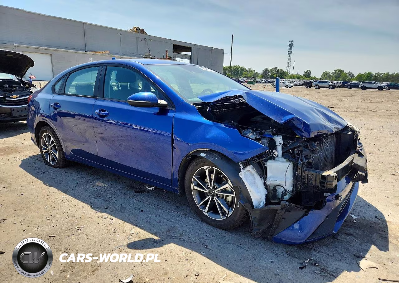 2022 Kia Forte Lxs VIN:3KPF24AD7NE467881 - 4