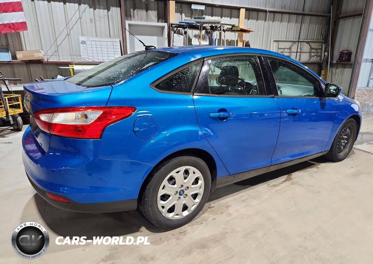 2012 Ford Focus Se VIN:1FAHP3F25CL119812 - 3