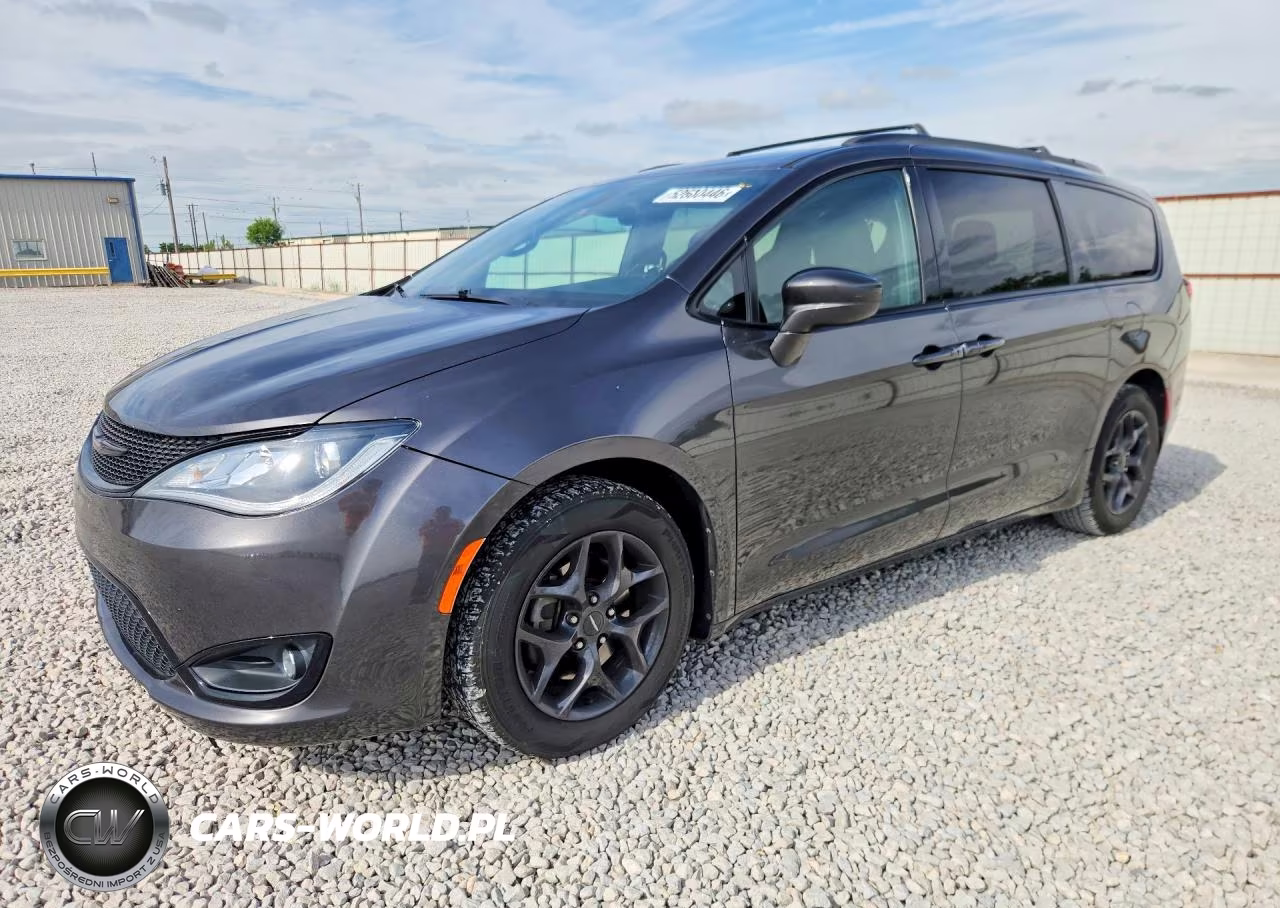 2018 Chrysler Pacifica Touring L Plus
