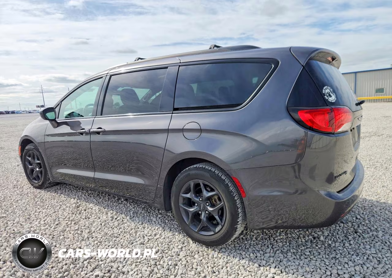 2018 Chrysler Pacifica Touring L Plus VIN:2C4RC1EG6JR257844 - 2
