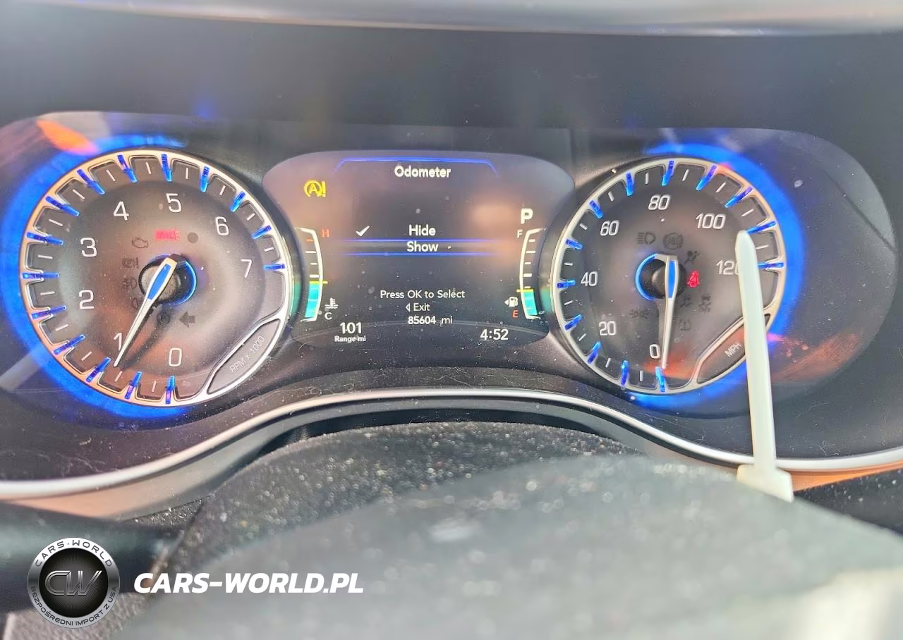 2018 Chrysler Pacifica Touring L Plus VIN:2C4RC1EG6JR257844 - 9