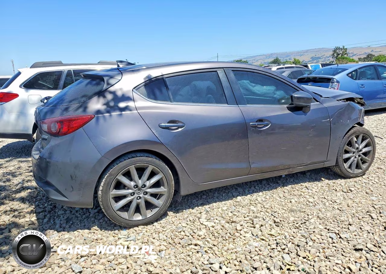 2018 Mazda 3 Touring VIN:3MZBN1L39JM256381 - 3