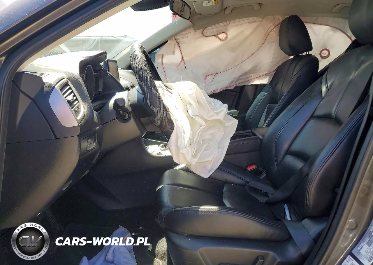 2018 Mazda 3 Touring VIN:3MZBN1L39JM256381 - 7