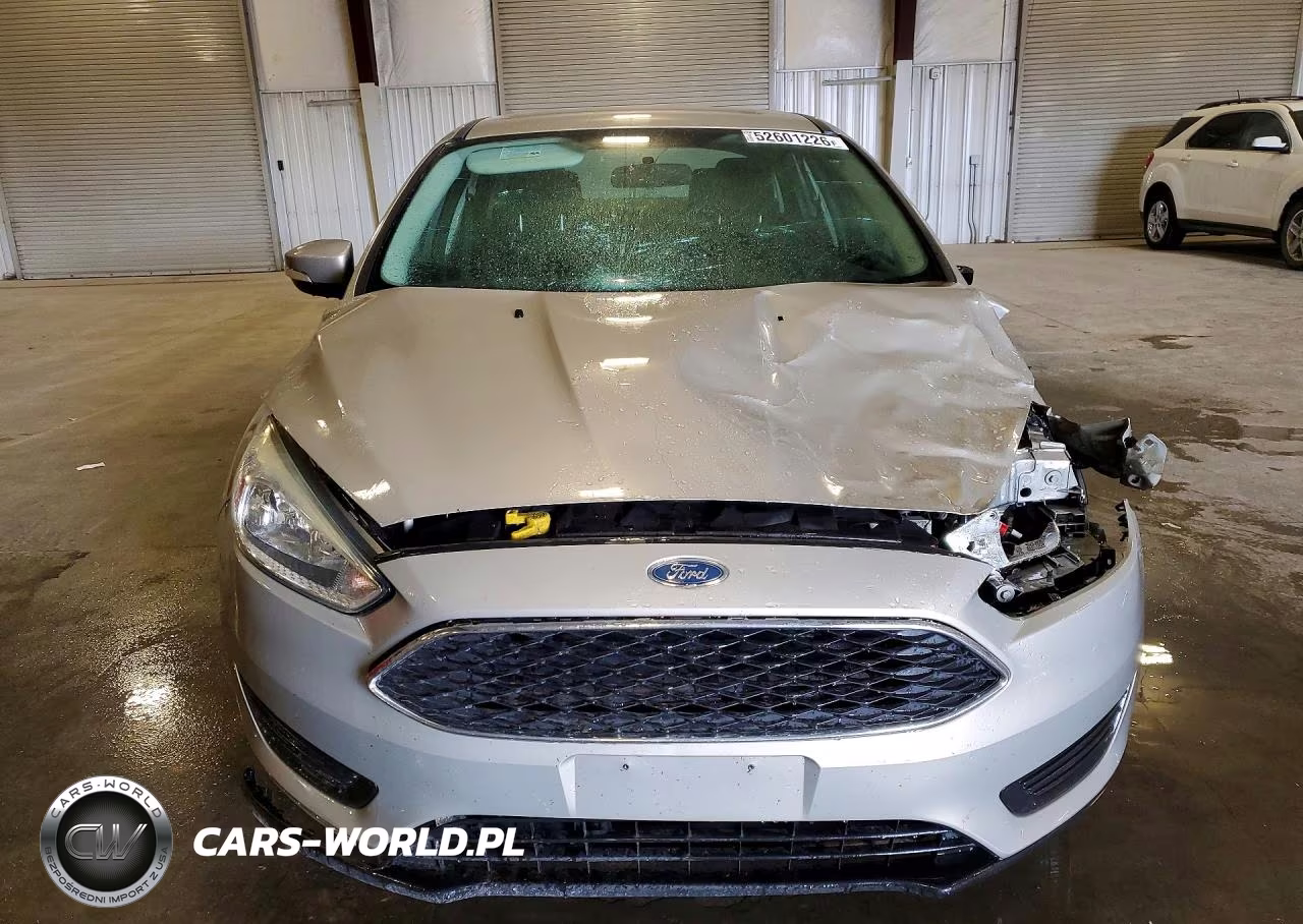2015 Ford Focus Se VIN:1FADP3FE8FL357733 - 5