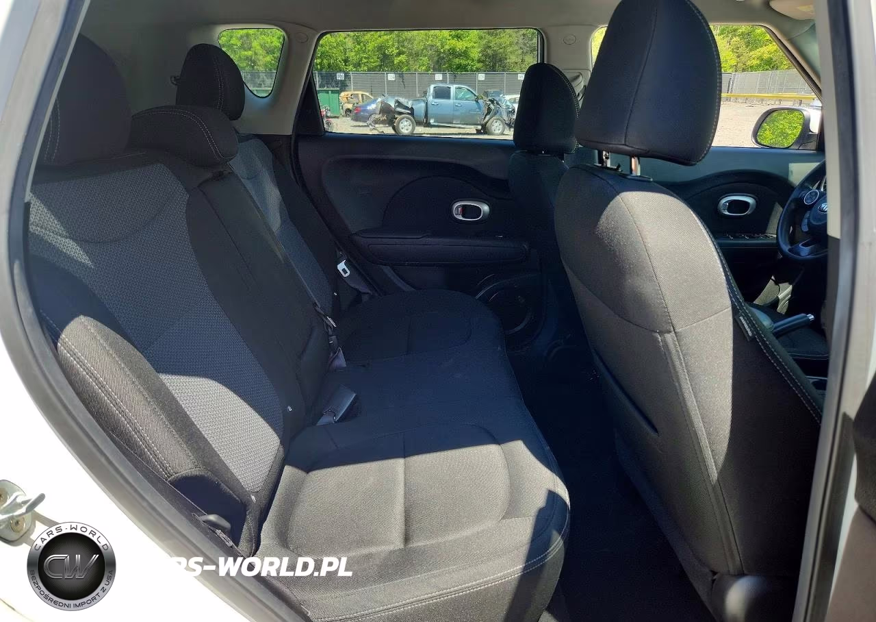 2018 Kia Soul + VIN:KNDJP3A51J7893249 - 10
