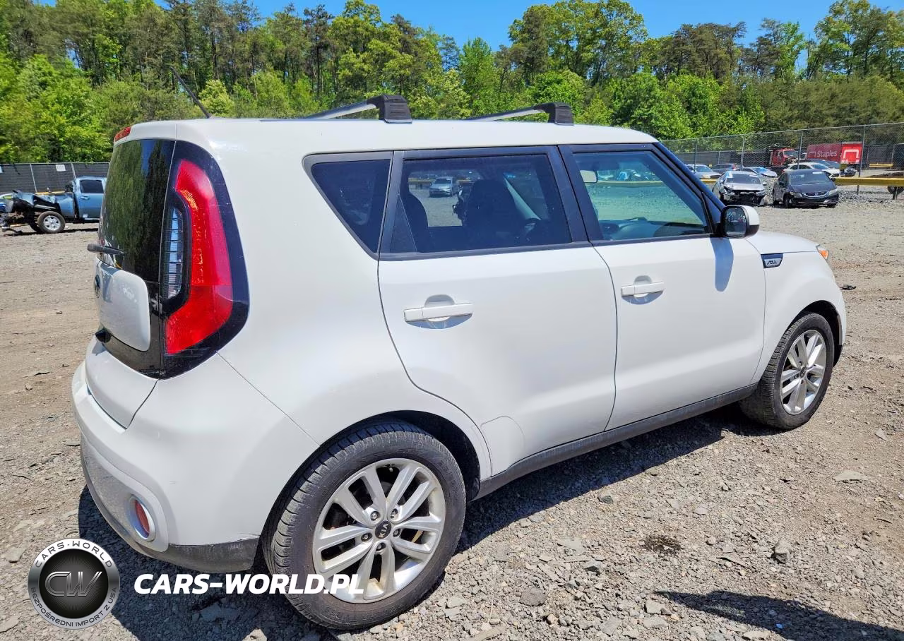 2018 Kia Soul + VIN:KNDJP3A51J7893249 - 3