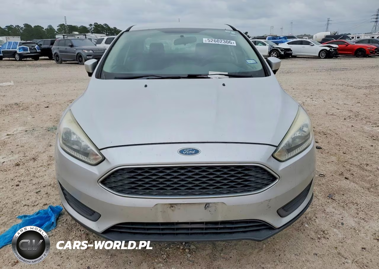 2016 Ford Focus Se VIN:1FADP3F27GL387071 - 5