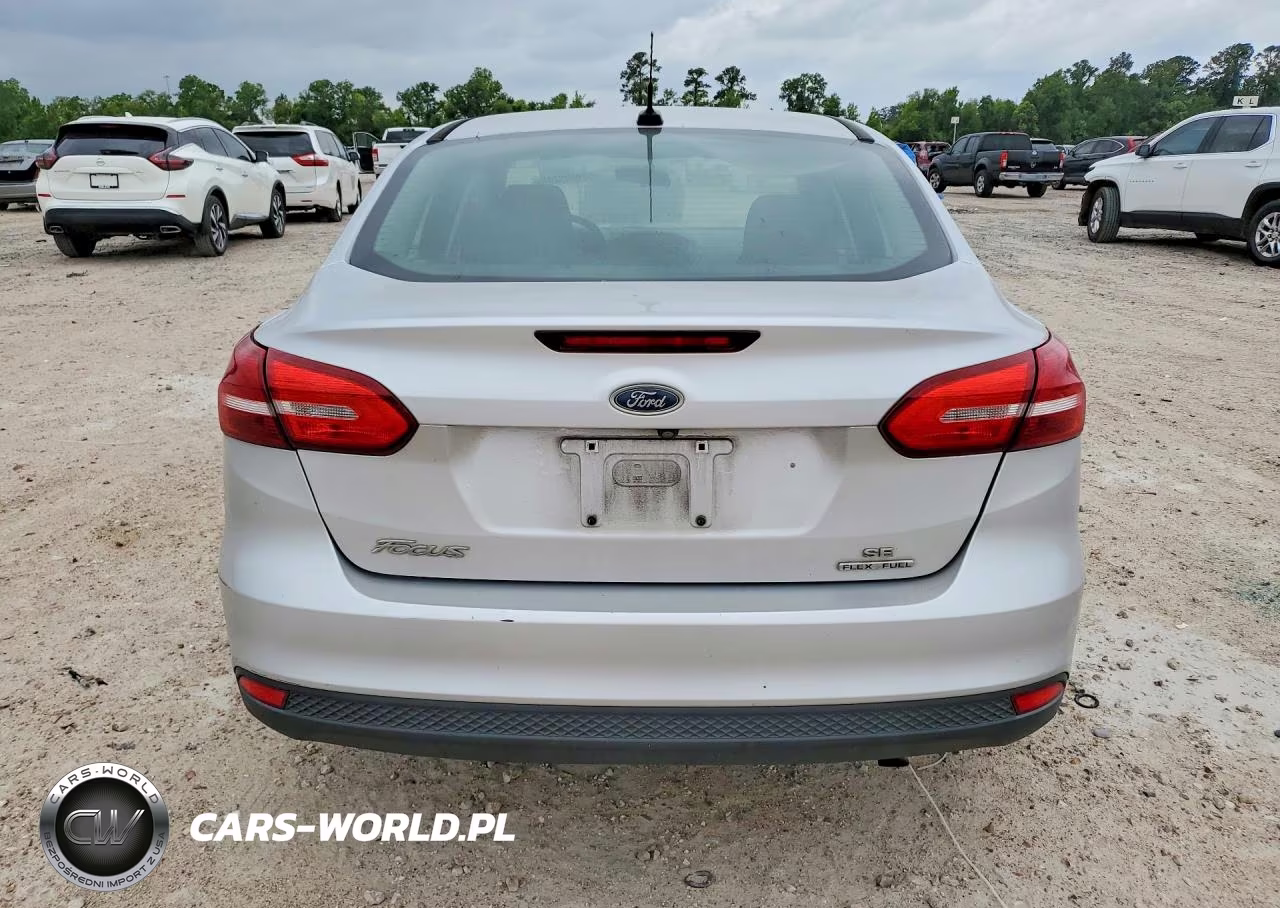 2016 Ford Focus Se VIN:1FADP3F27GL387071 - 6