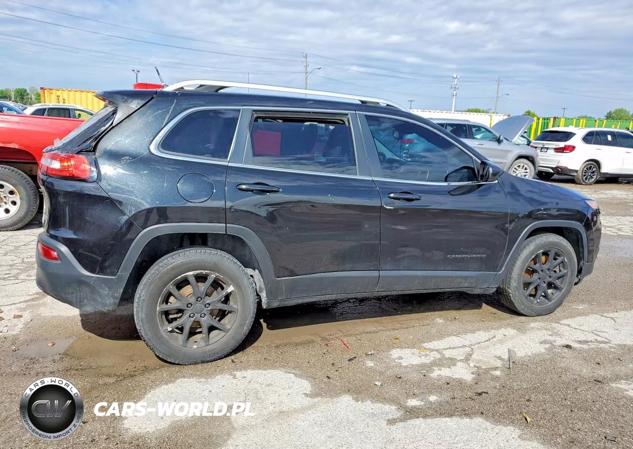2015 Jeep Cherokee Latitude VIN:1C4PJLCB0FW637292 - 3