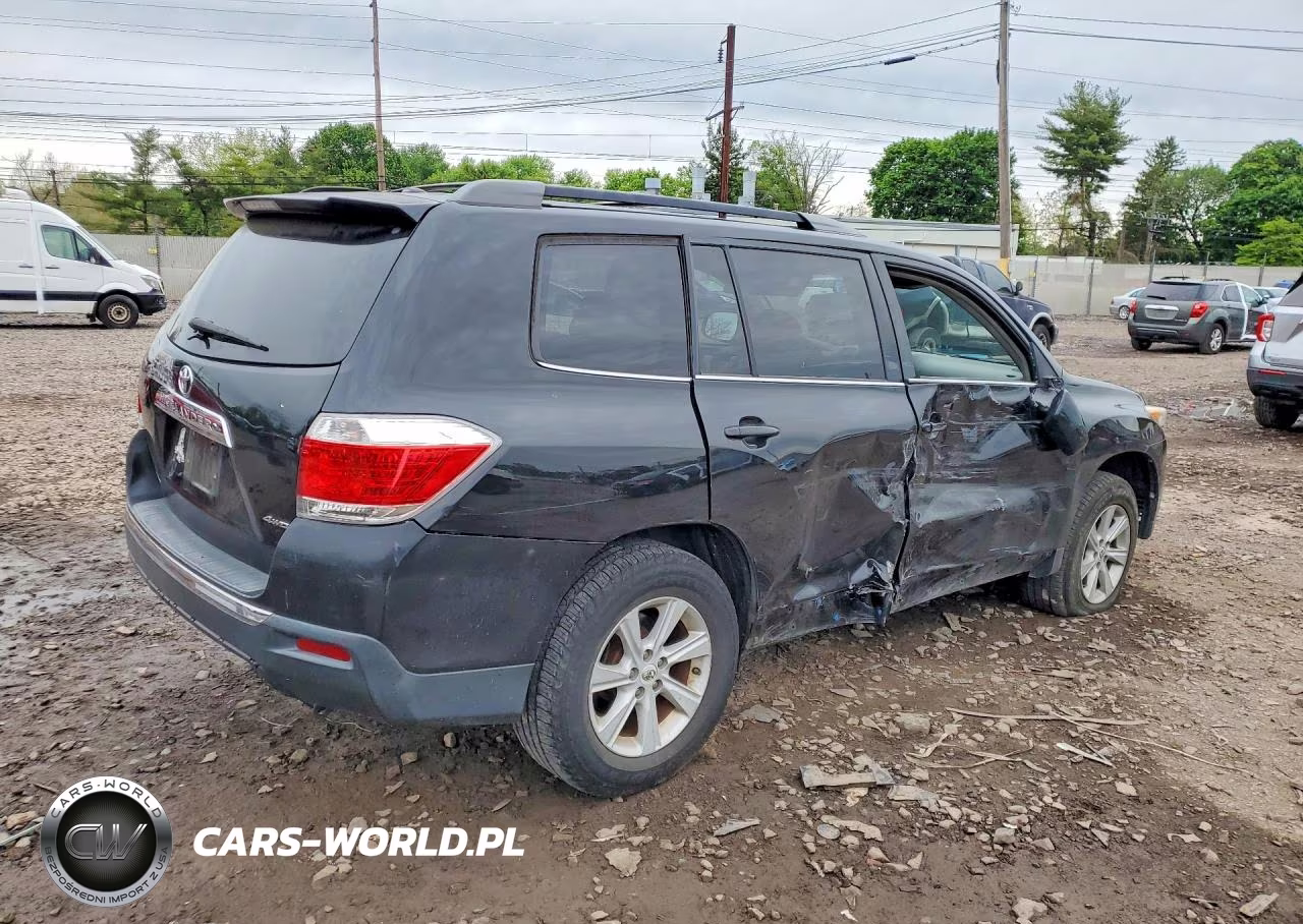 2012 Toyota Highlander Base VIN:5TDBK3EHXCS113202 - 3