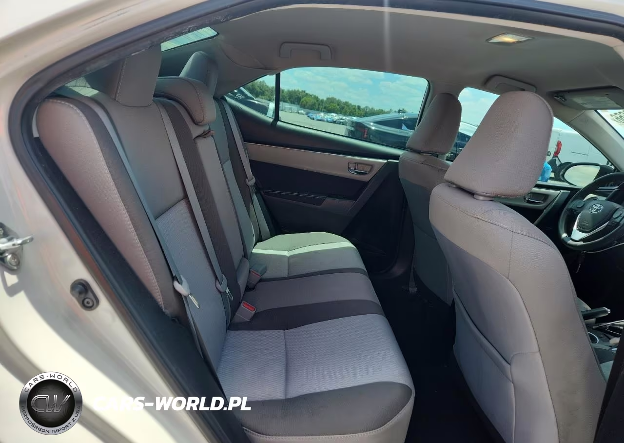 2017 Toyota Corolla Le VIN:5YFBURHEXHP648660 - 10