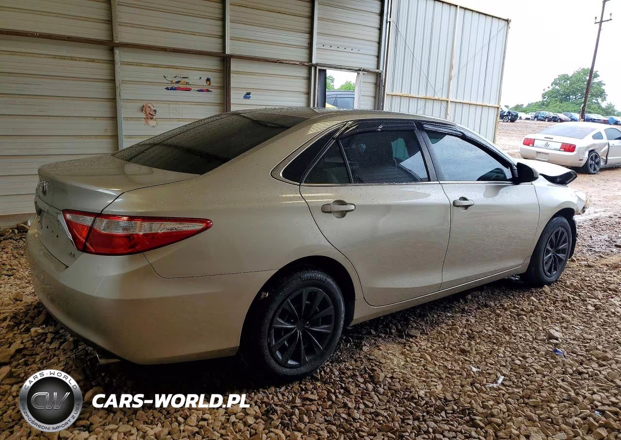 2016 Toyota Camry Le VIN:4T1BF1FK6GU532356 - 3