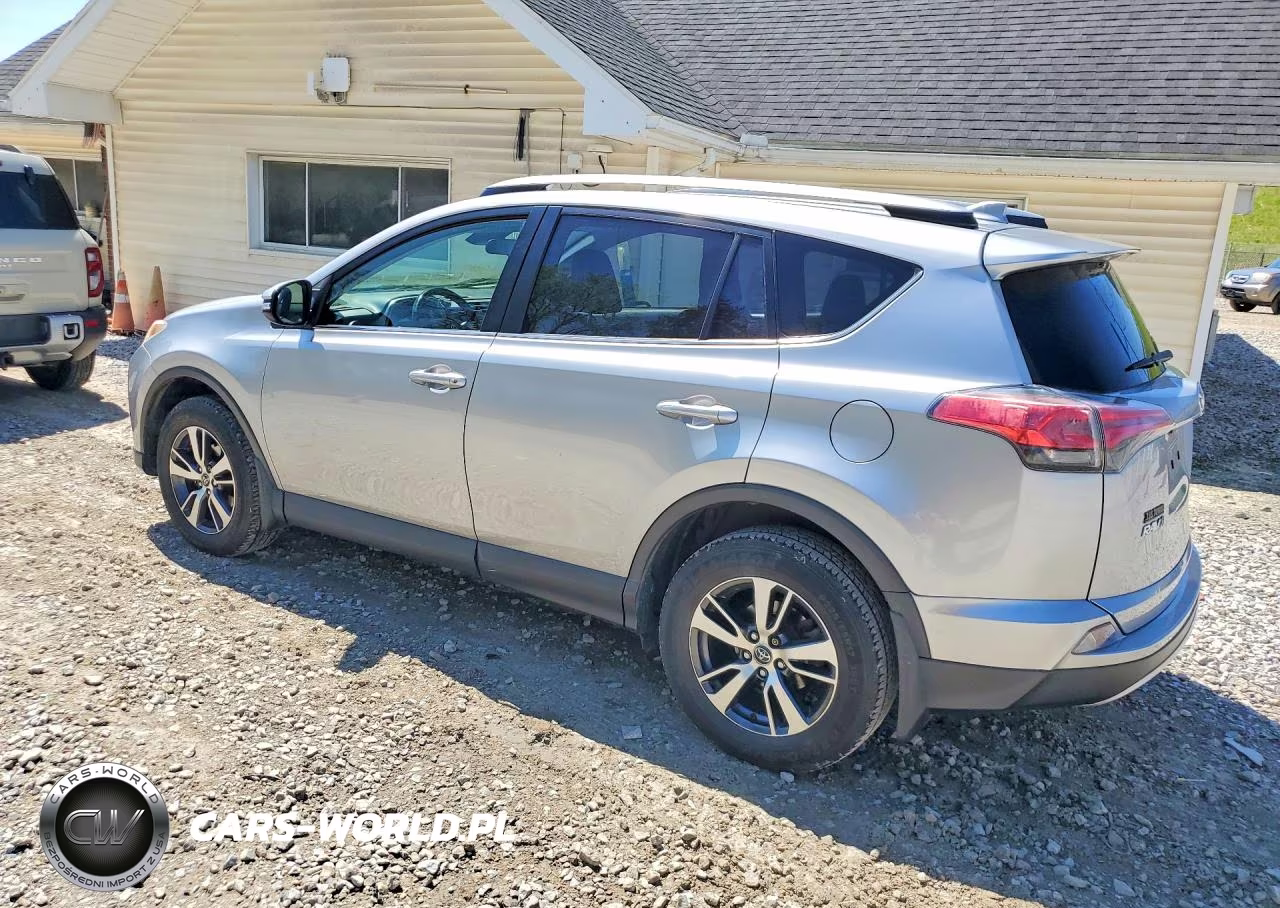 2018 Toyota Rav4 Xle VIN:JTMRFREV7JJ260843 - 2