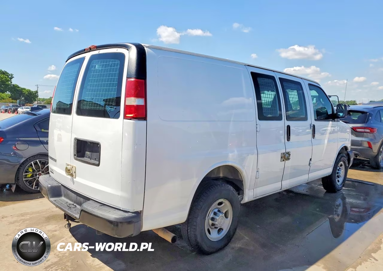 2017 Chevrolet Express 2500 Cargo Delivery Van VIN:1GCWGAFFXH1102323 - 3