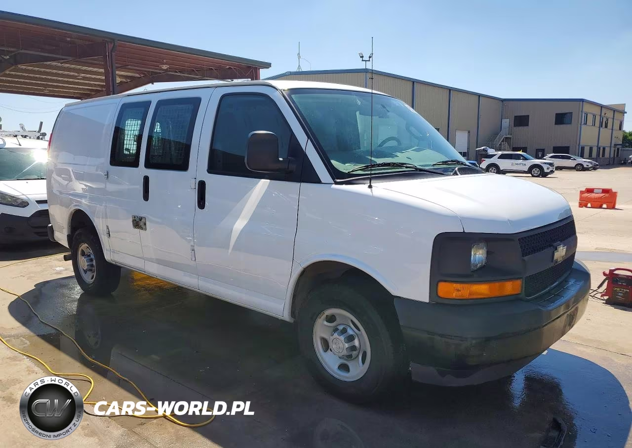 2017 Chevrolet Express 2500 Cargo Delivery Van VIN:1GCWGAFFXH1102323 - 4