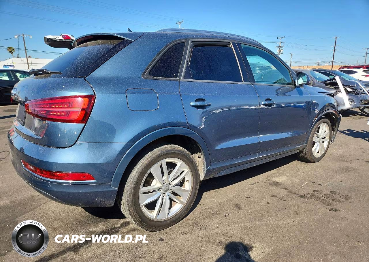 2018 Audi Q3 Premium VIN:WA1BCCFS1JR015396 - 3