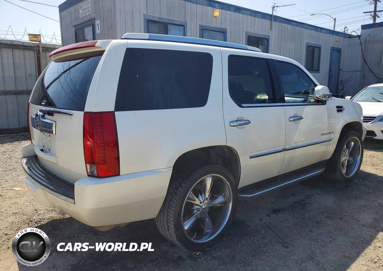 2007 Cadillac Escalade Luxury VIN:1GYFK63887R318134 - 3