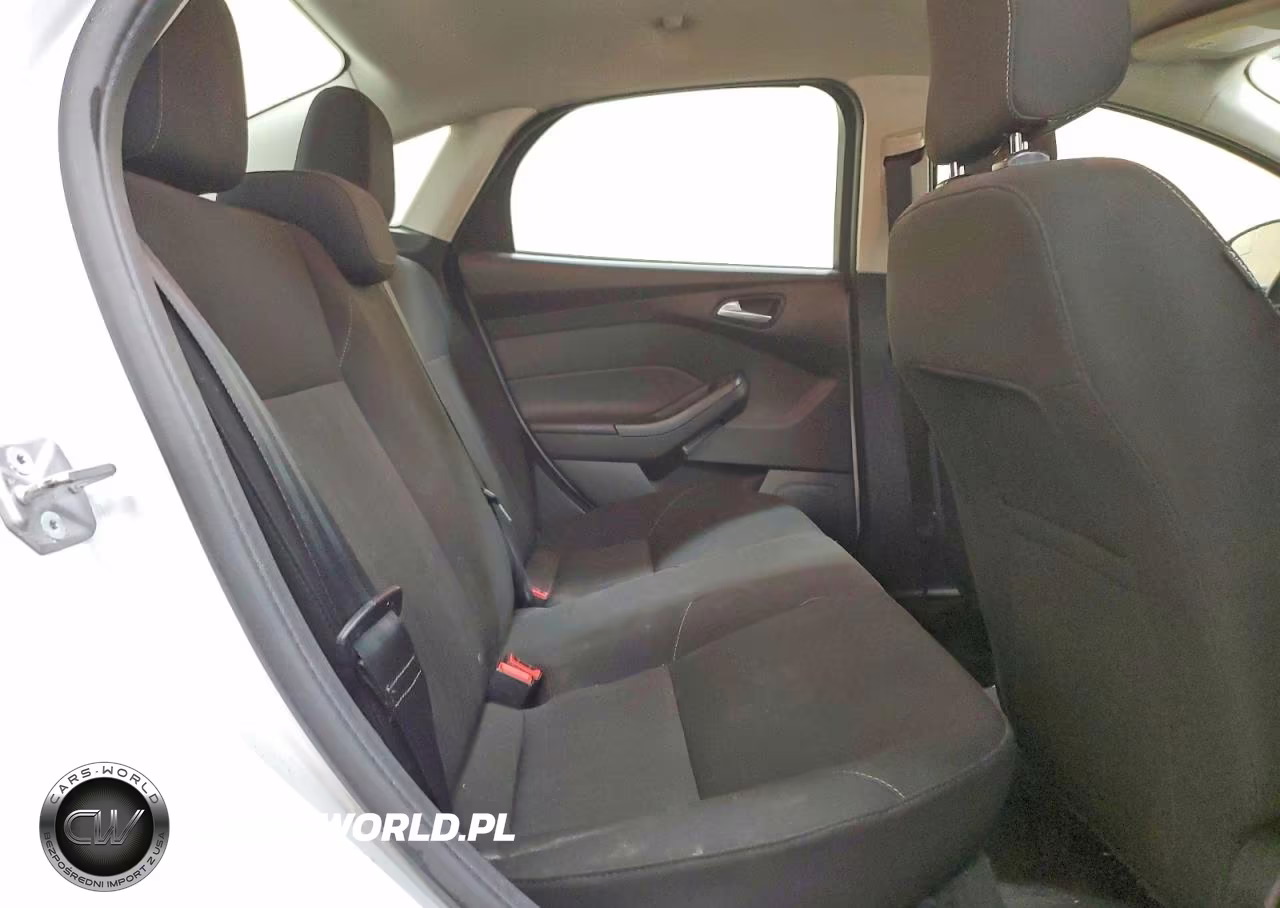 2018 Ford Focus Se VIN:1FADP3F21JL226982 - 10