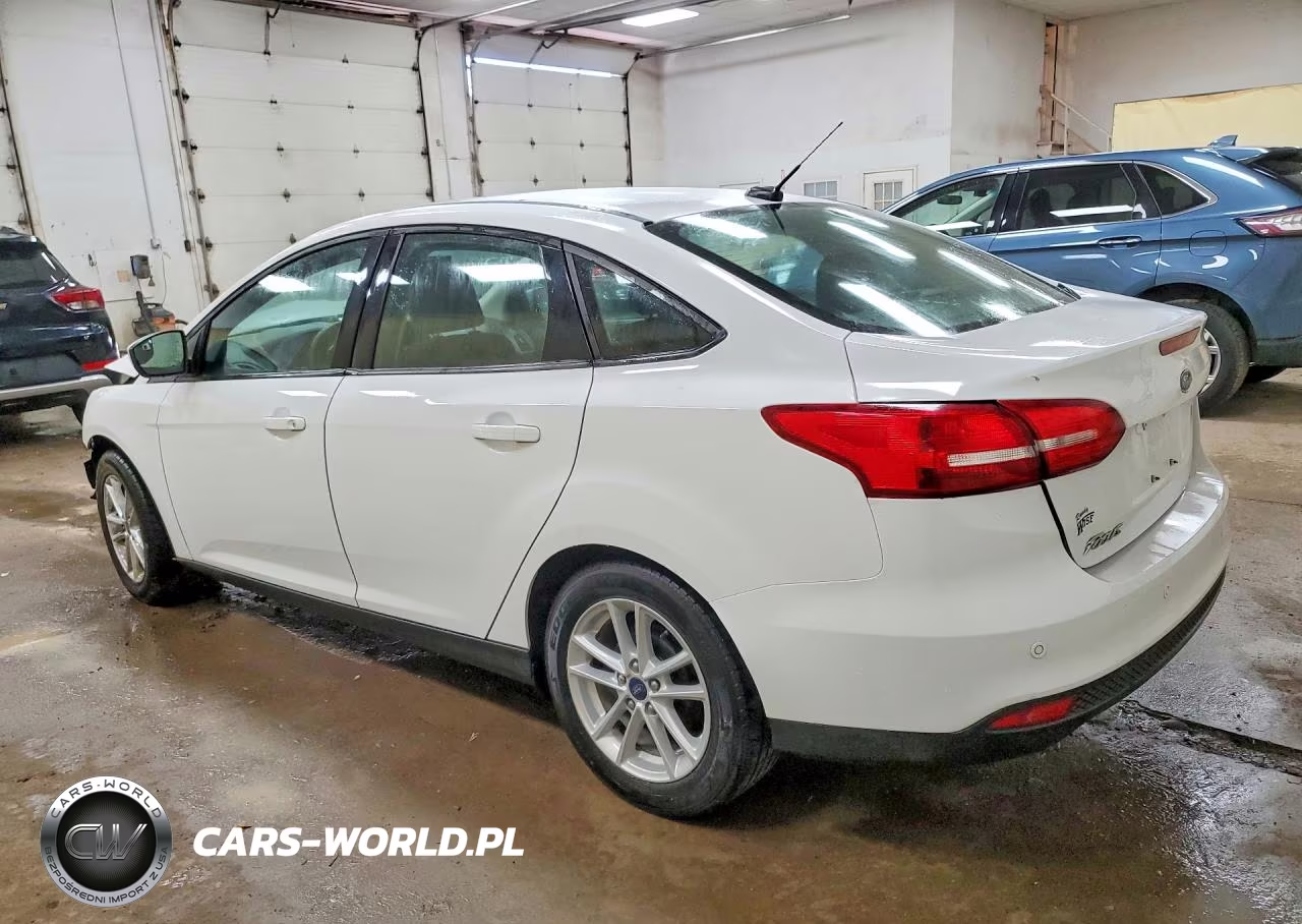 2018 Ford Focus Se VIN:1FADP3F21JL226982 - 2