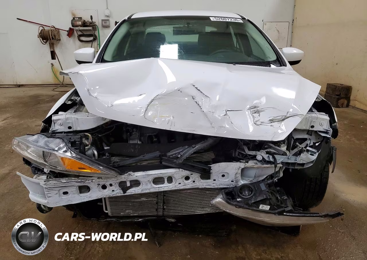 2018 Ford Focus Se VIN:1FADP3F21JL226982 - 5