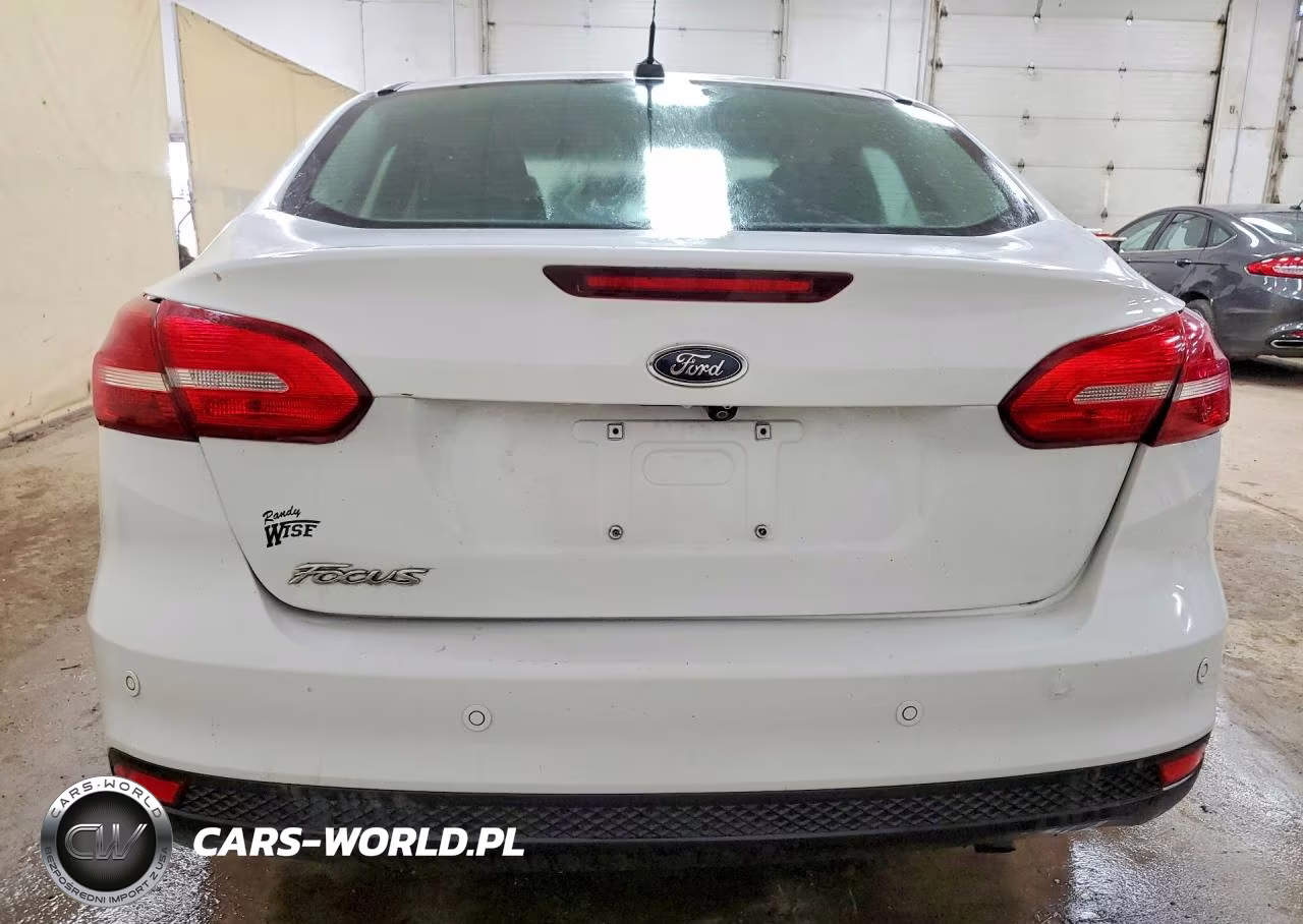 2018 Ford Focus Se VIN:1FADP3F21JL226982 - 6