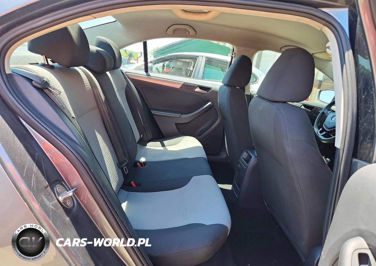 2018 Volkswagen Jetta S VIN:3VW2B7AJ8JM234028 - 10