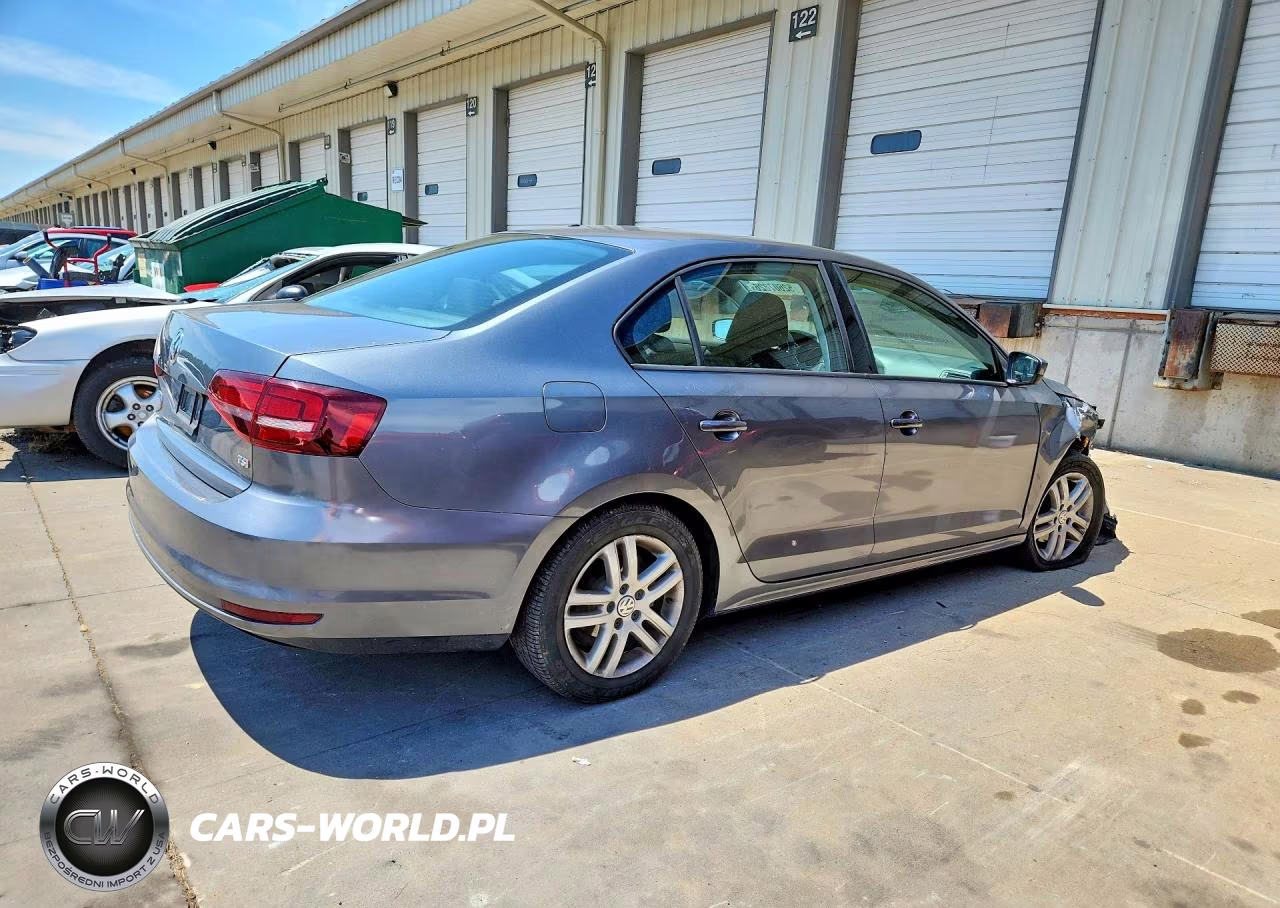 2018 Volkswagen Jetta S VIN:3VW2B7AJ8JM234028 - 3