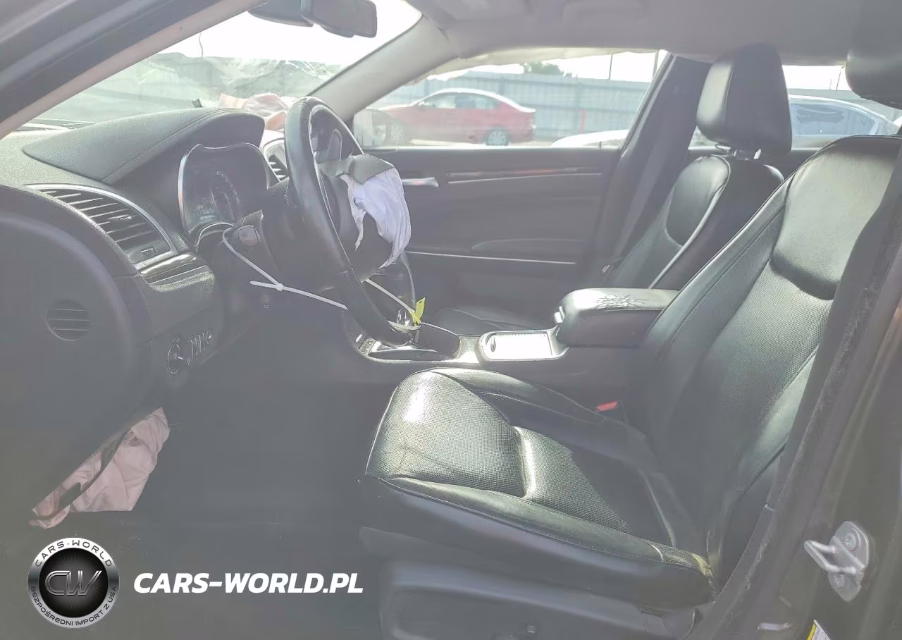 2019 Chrysler 300 Limited VIN:2C3CCAEG9KH693542 - 7
