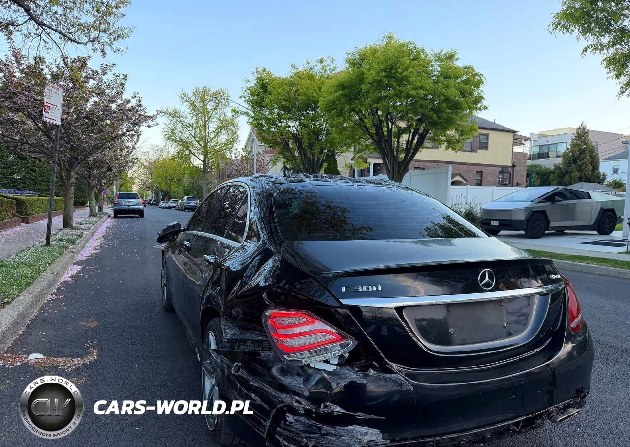2015 Mercedes-Benz C 300 4Matic VIN:55SWF4KB4FU071838 - 3