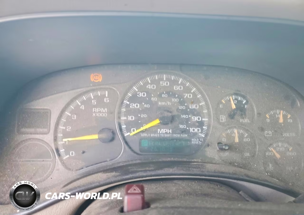 2000 Chevrolet Silverado C1500 VIN:1GCEC14V6YE255517 - 9