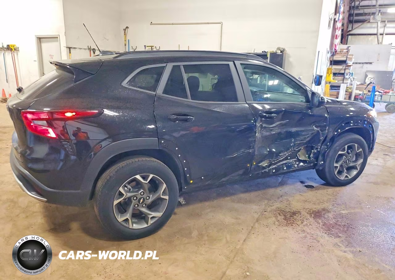 2025 Chevrolet Trax 1Lt VIN:KL77LHEPXSC209531 - 3